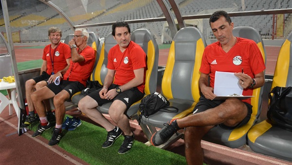 الجهاز الفني لمنتخب