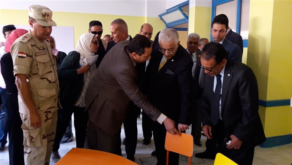 وزير التعليم خلال