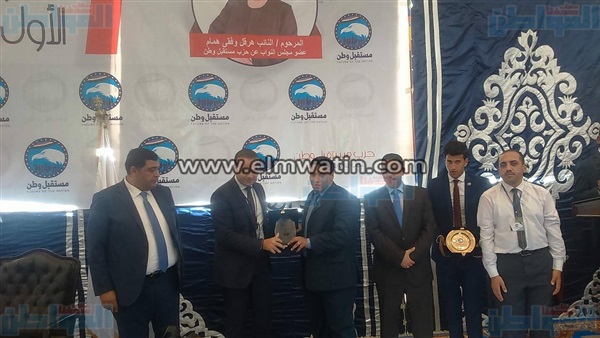 تكريم العناصر المميزة