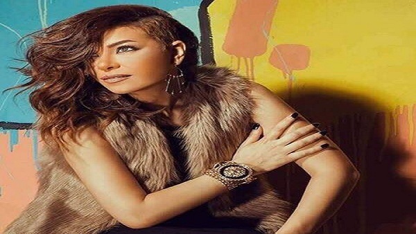 الفنانة ألفت عمر