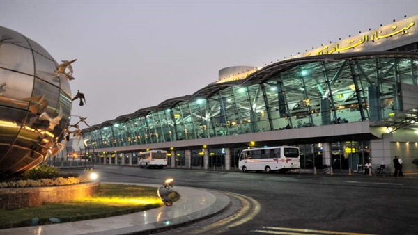 مطار القاهرة الدولى
