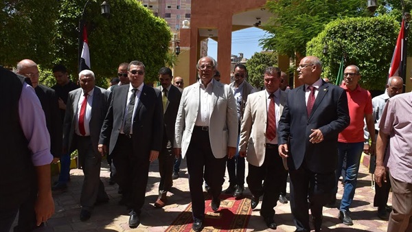 وزير التنمية المحلية