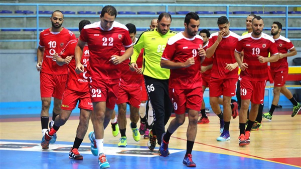 لاعبي يد الأهلي