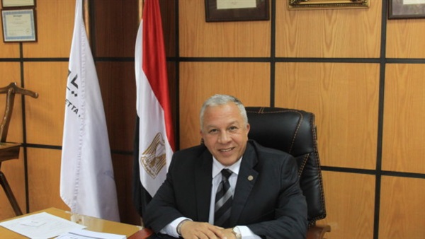 أيمن صالح