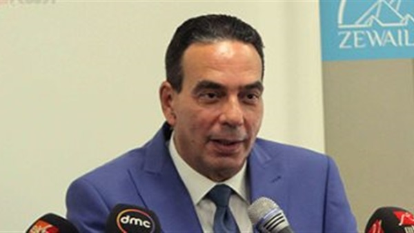 الدكتور أيمن أبو