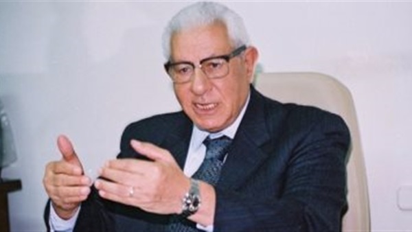مكرم محمد أحمد