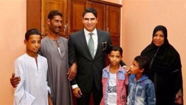 اثناء الافتتاح