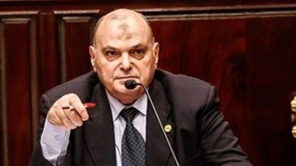 كمال عامر
