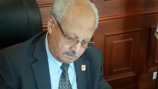 الدكتور أحمد حمد