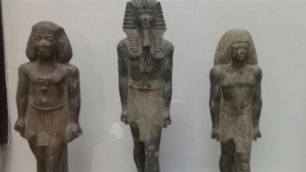 تماثيل فرعونية