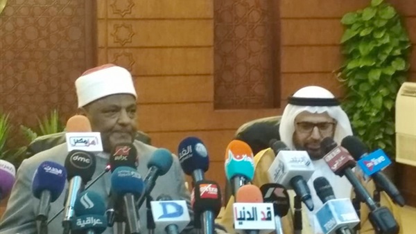 الدكتور عباس شومان