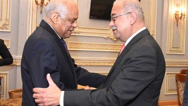 رئيس الوزراء وعلى