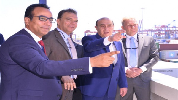 وزير النقل ومميش