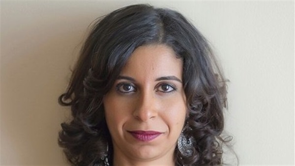 الفنانة مني سليمان