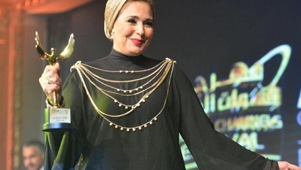 الفنانة صابرين