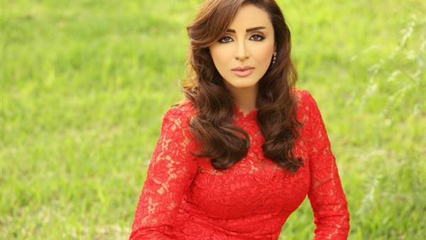 الفنانة انغام 