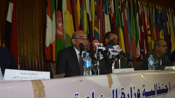 الدكتور عبد المنعم