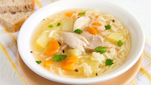 شوربة الدجاج من المطبخ