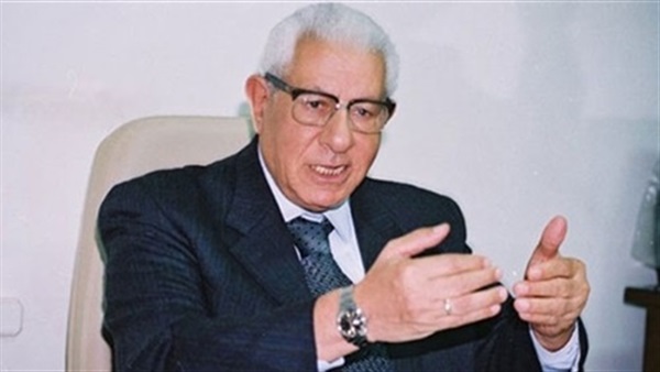 مكرم محمد احمد 