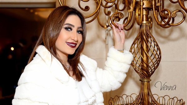الفنانة بوسي