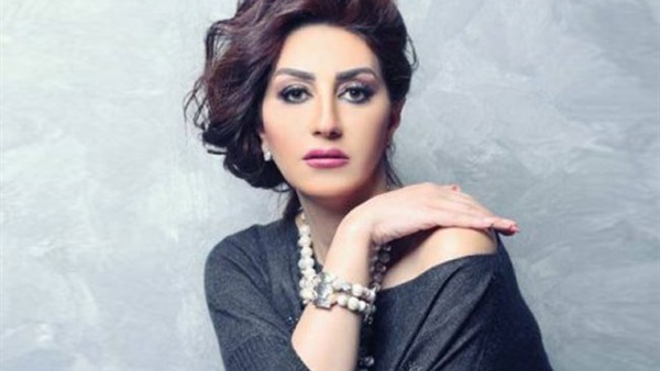 الفنانة وزفاء عامر