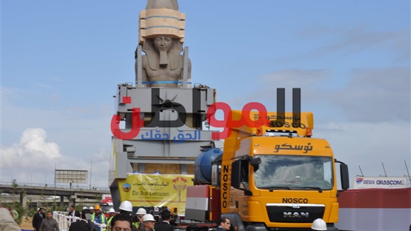 عملية نقل تمثال رمسيس