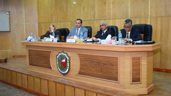 اجتماع رئيس جامعة