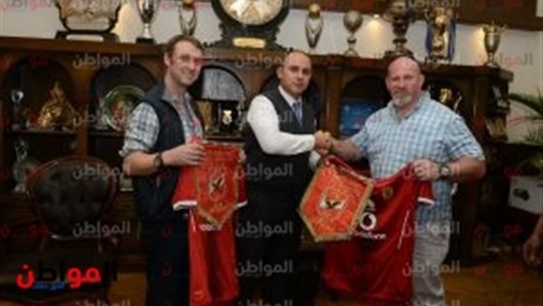 صورة من وفد الفيفا