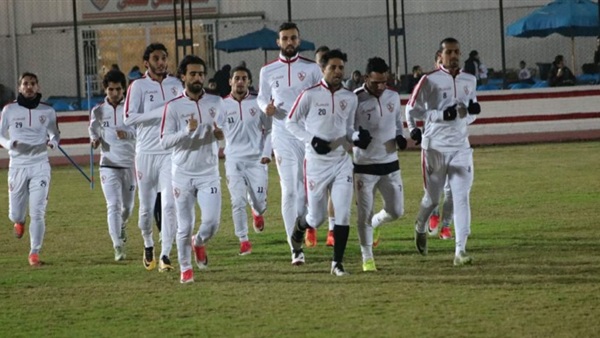 حمدي النقاز مع لاعبي