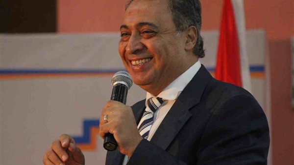 وزير الصحة يوقف مدير