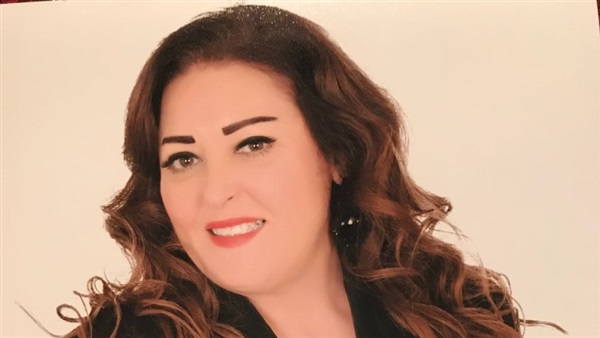 الفنانة نهال عنبر