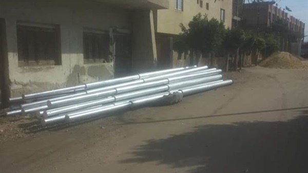 أعمدة إنارة