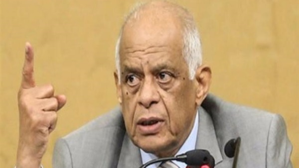 الدكتور علي عبد العال