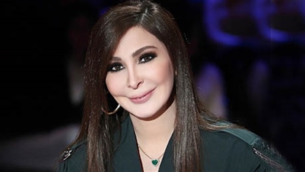 الفنانة إليسا