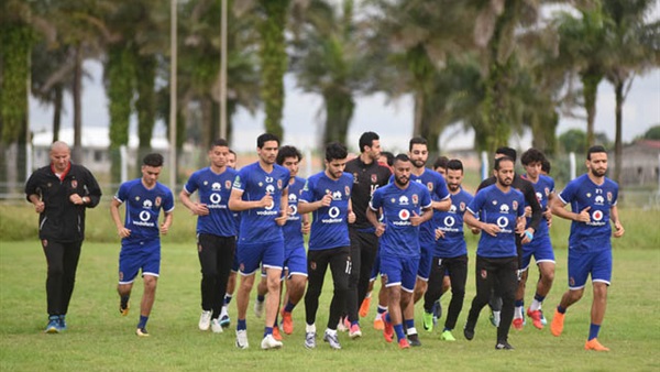 لاعبو الأهلي