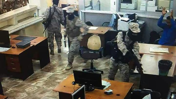 عصابة سرقة رواد البنوك