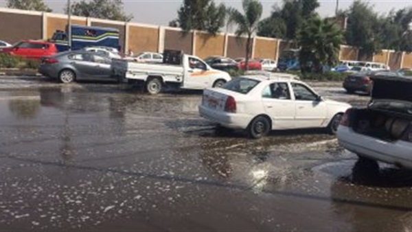 كسر ماسورة مياة
