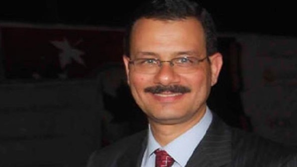 الدكتور أحمد درويش