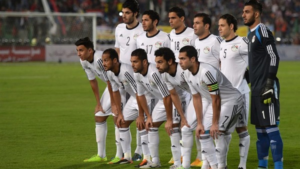 منتخب مصر بالزى الابيض