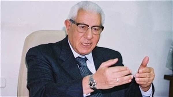 مكرم محمد أحمد