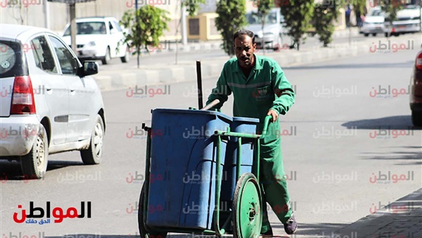 عامل النظافة