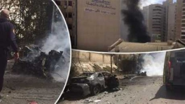 بقايا السيارات المنفجرة