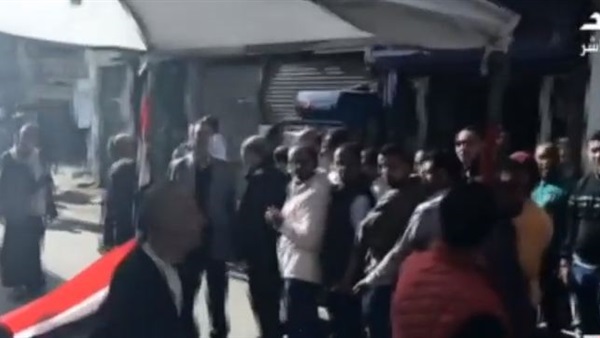 احتشاد الناخبين أمام