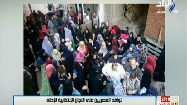 توافد المواطنين على