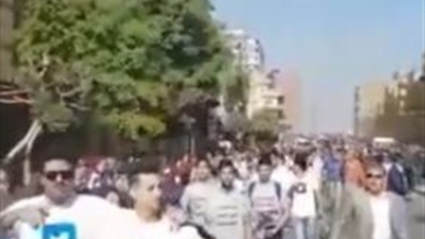 مسيرة حاشدة من الشباب