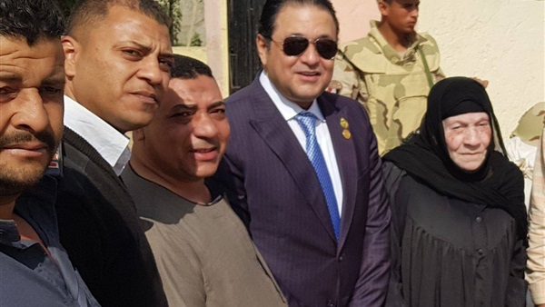 علاء عابد يدلي بصوته
