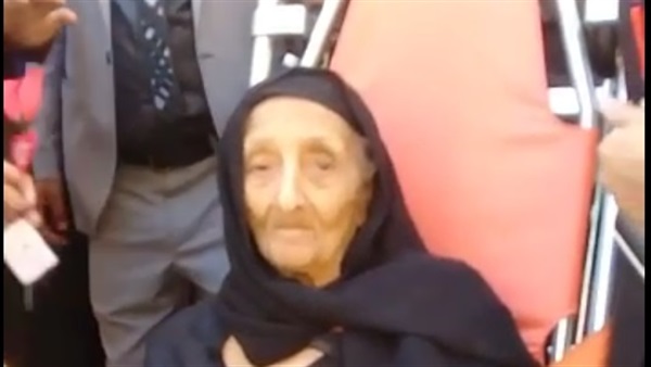 عجوز عمرها 101 سنة