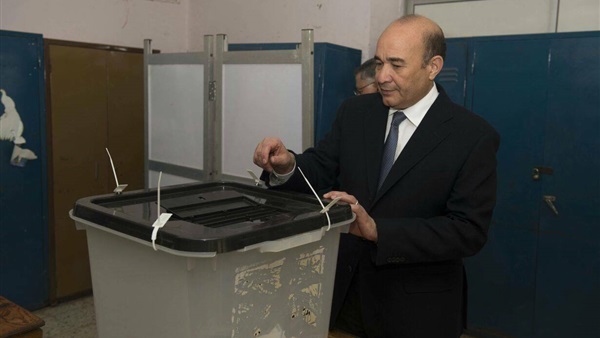 علاء ثابت رئيس تحرير