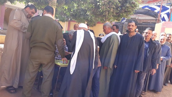 طوابير الناخبين