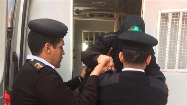 رجال الشرطة والمواطنين